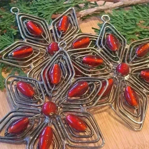 Xhristmas Silver and Red  galss beads Star ornament - Picture 3 of 5